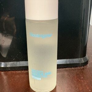 Neutrogena Glycolic Acid Skin Clarifying Solution - Overnight Peel